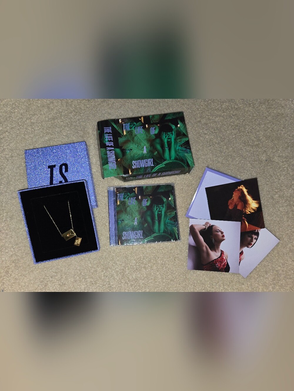 The Life Of A Showgirl Box Set Actually Romantic Necklace - Picture 1 of 1